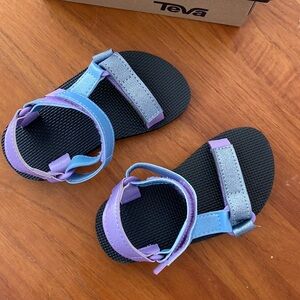 Universal glisten toddler tevas